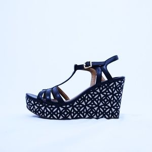 Geometric Black & White Wedges- Clarks